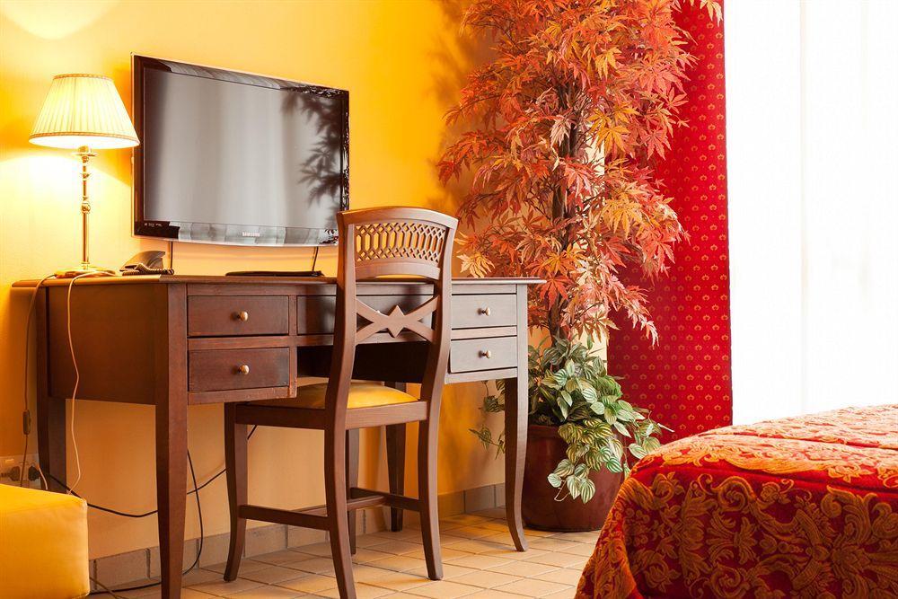 Hotel Fabilia Family 4*